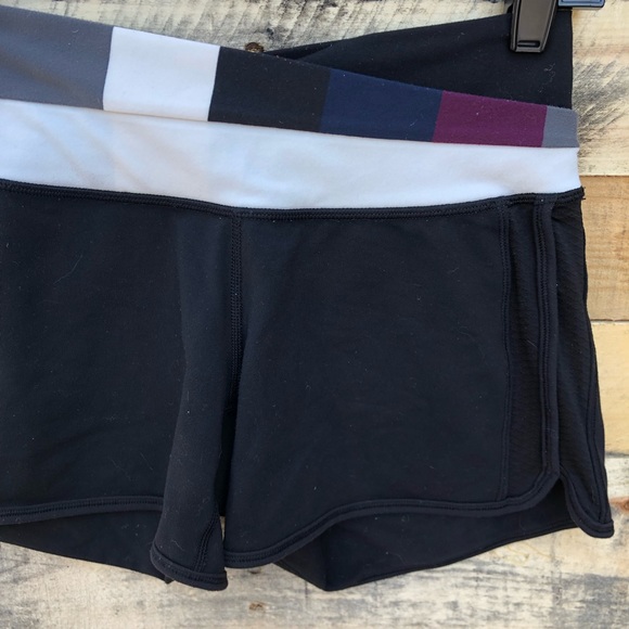 Lululemon || Shorts Size 4 - Picture 2 of 5
